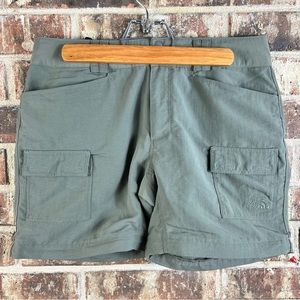 The North Face Women Olive Green Outdoor Convertible Cargo Shorts W/ Pocket Sz 8